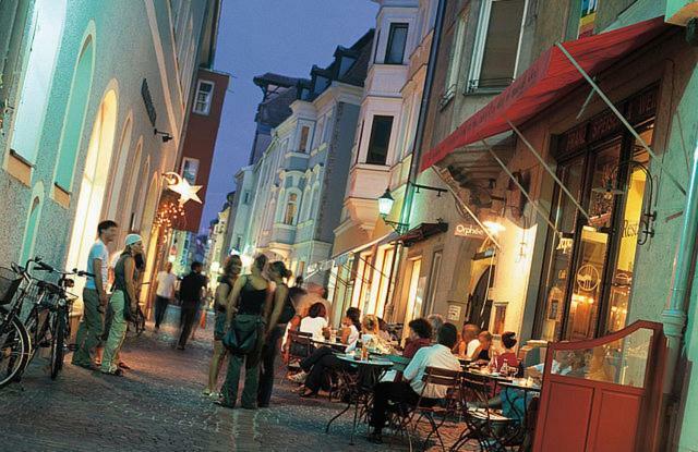 Schloss Weichs Zu Regensburg Mit 2Schlafzimmer Parkplatz Internet 75Qm Zentrum Buitenkant foto